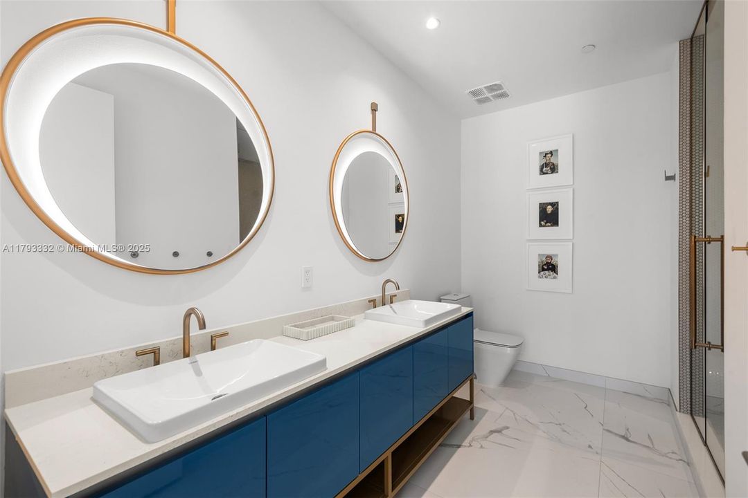 Vendido Recientemente: $1,695,000 (2 camas, 2 baños, 964 Pies cuadrados)