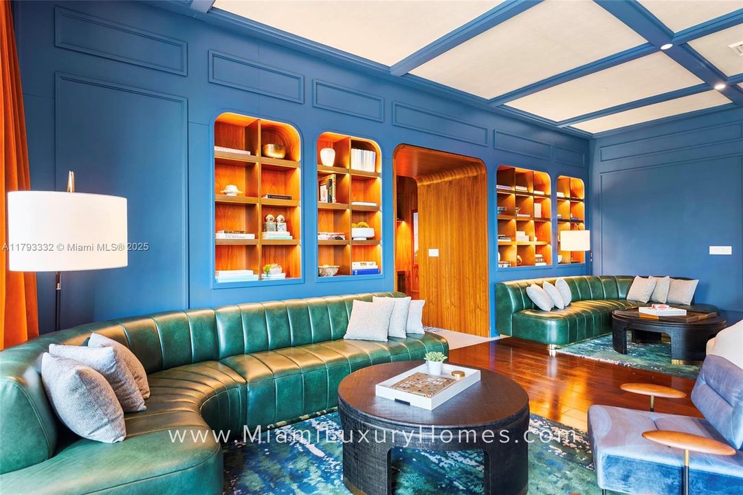 Vendido Recientemente: $1,695,000 (2 camas, 2 baños, 964 Pies cuadrados)