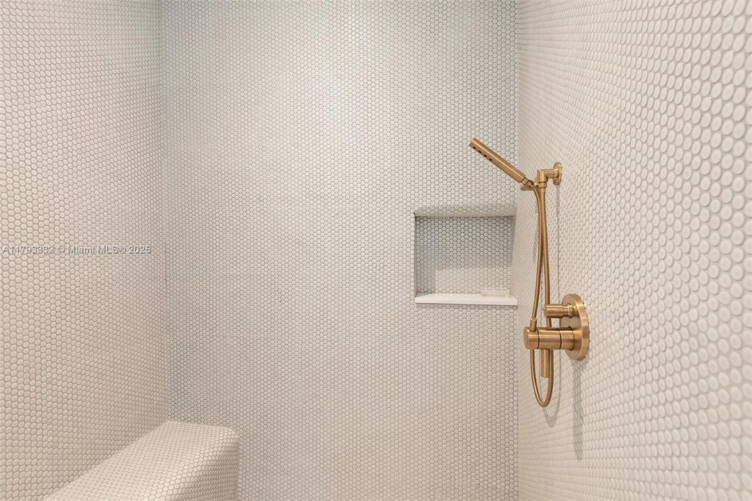 Vendido Recientemente: $1,695,000 (2 camas, 2 baños, 964 Pies cuadrados)