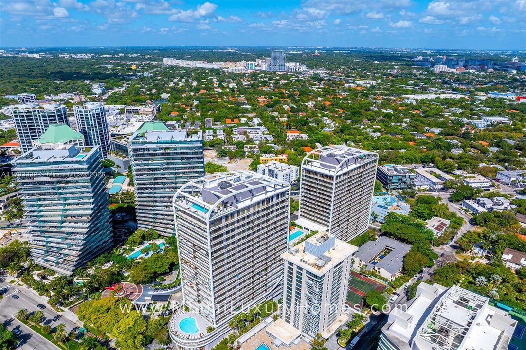 Vendido Recientemente: $1,695,000 (2 camas, 2 baños, 964 Pies cuadrados)