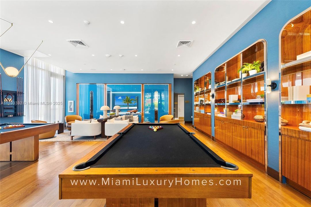 Vendido Recientemente: $1,695,000 (2 camas, 2 baños, 964 Pies cuadrados)