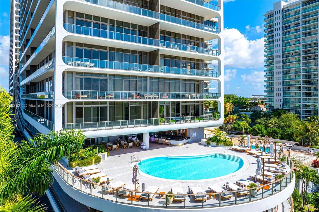 Vendido Recientemente: $1,695,000 (2 camas, 2 baños, 964 Pies cuadrados)