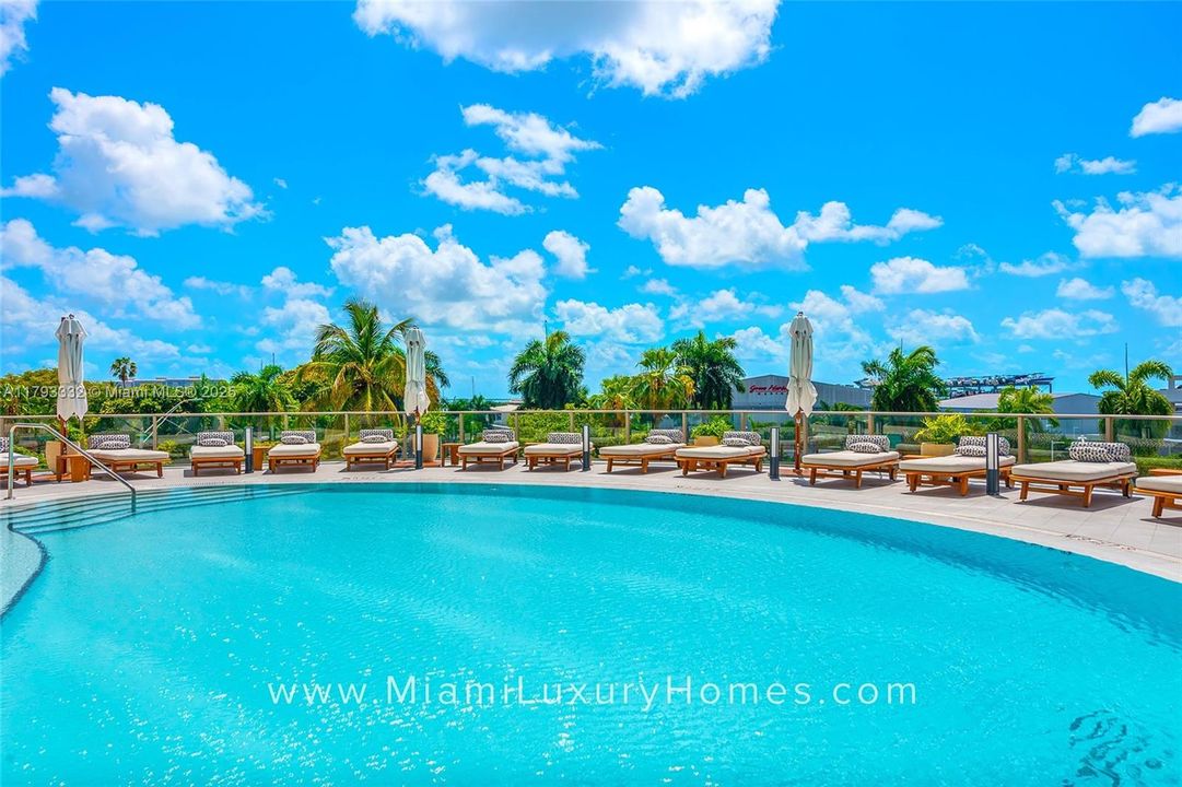 Vendido Recientemente: $1,695,000 (2 camas, 2 baños, 964 Pies cuadrados)