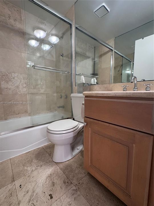 For Sale: $310,000 (1 beds, 1 baths, 480 Square Feet)