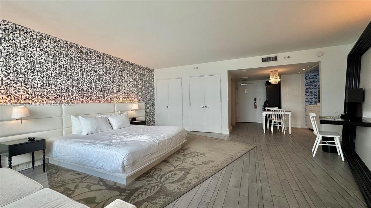 待售: $330,000 (0 贝兹, 1 浴室, 530 平方英尺)