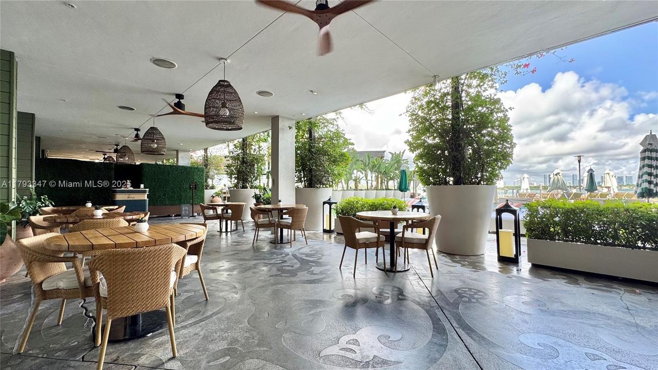 待售: $330,000 (0 贝兹, 1 浴室, 530 平方英尺)