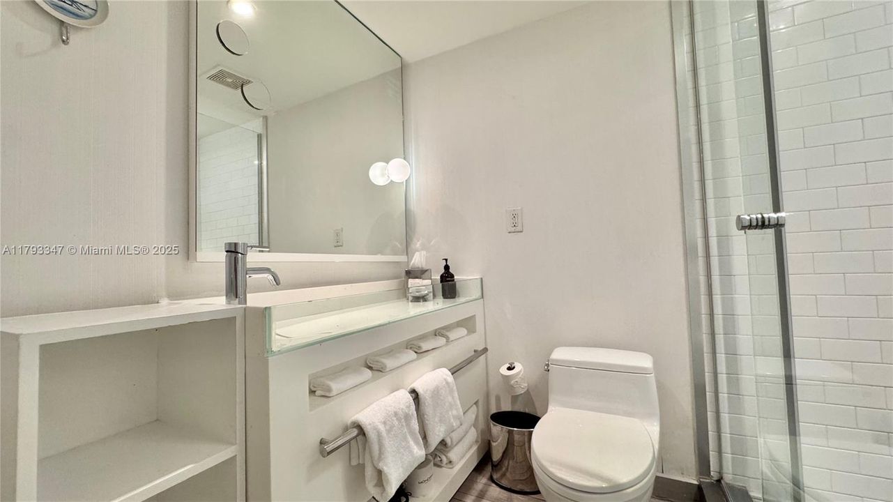 待售: $330,000 (0 贝兹, 1 浴室, 530 平方英尺)