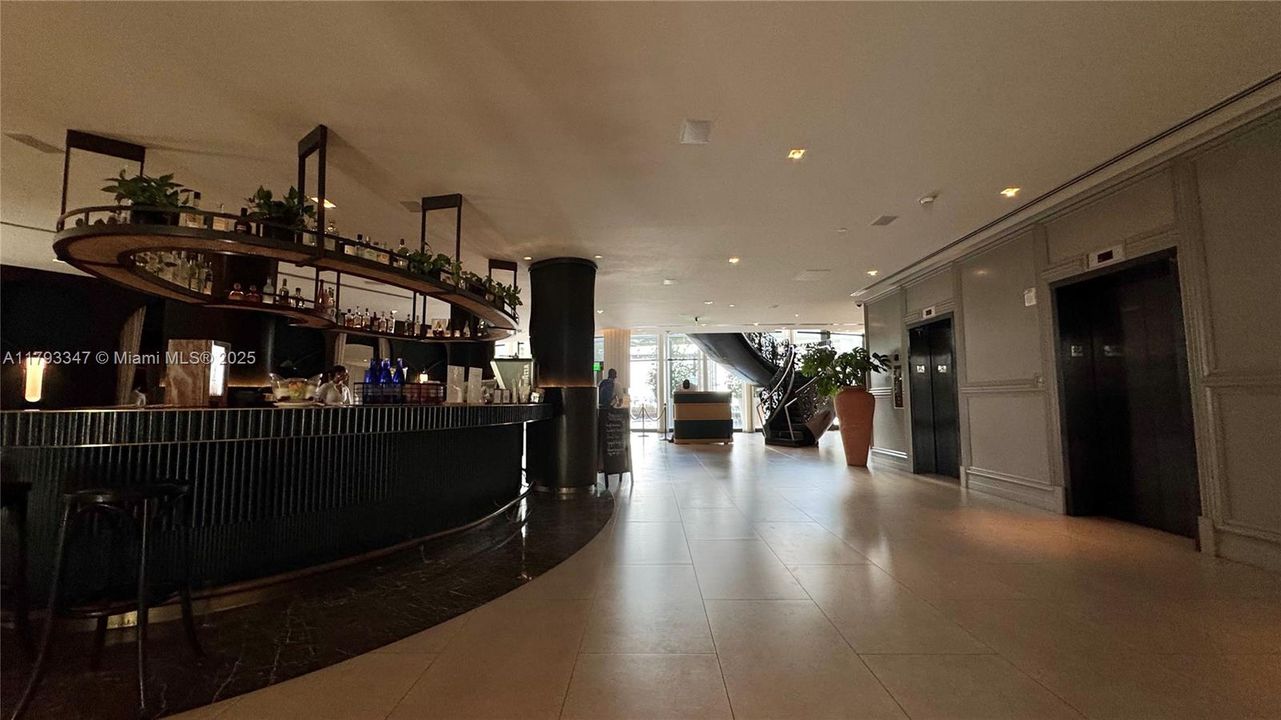 待售: $330,000 (0 贝兹, 1 浴室, 530 平方英尺)