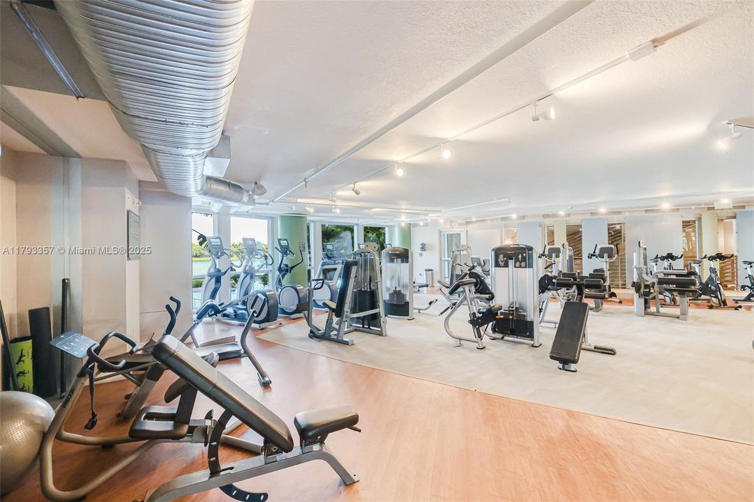 Activo con contrato: $3,350 (2 camas, 2 baños, 1271 Pies cuadrados)