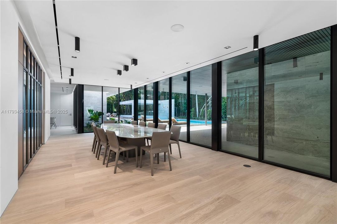 Недавно арендовано: $130,000 (6 спален, 7 ванн, 8833 Квадратных фут)