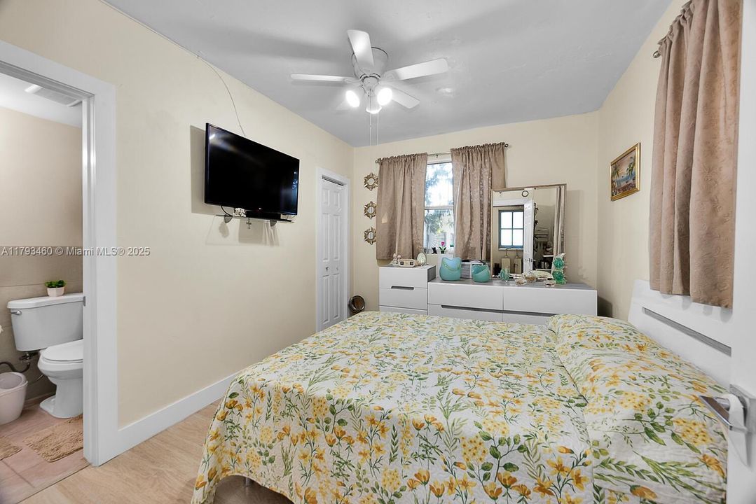 Недавно продано: $3,900,000 (0 спален, 0 ванн, 8019 Квадратных фут)