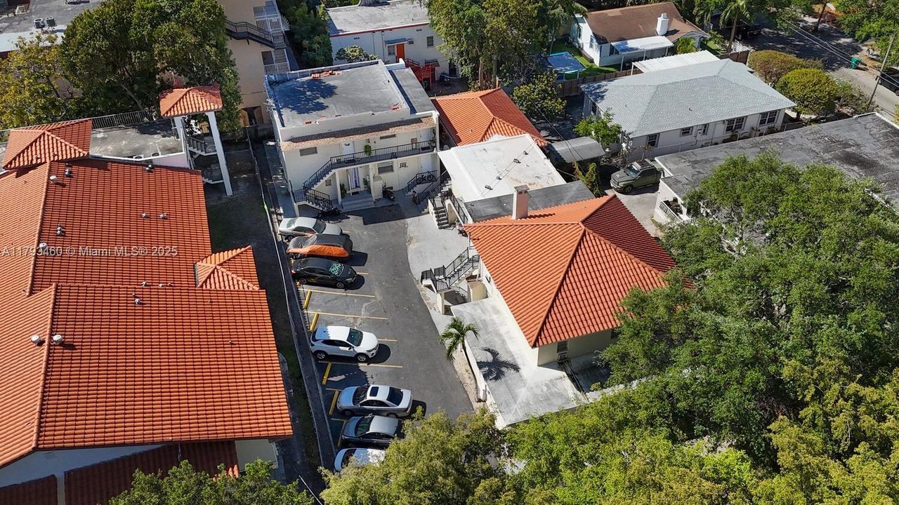 Недавно продано: $3,900,000 (0 спален, 0 ванн, 8019 Квадратных фут)