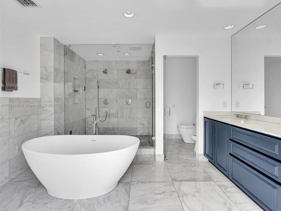 Recently Sold: $1,750,000 (4 beds, 3 baths, 2513 Square Feet)