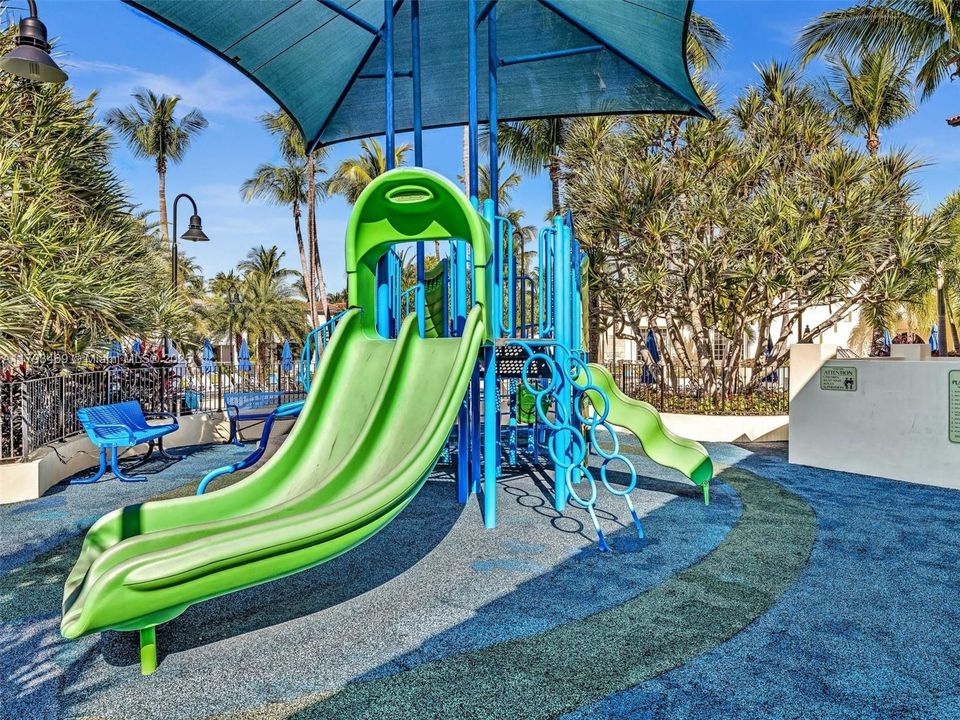 Recently Sold: $1,750,000 (4 beds, 3 baths, 2513 Square Feet)