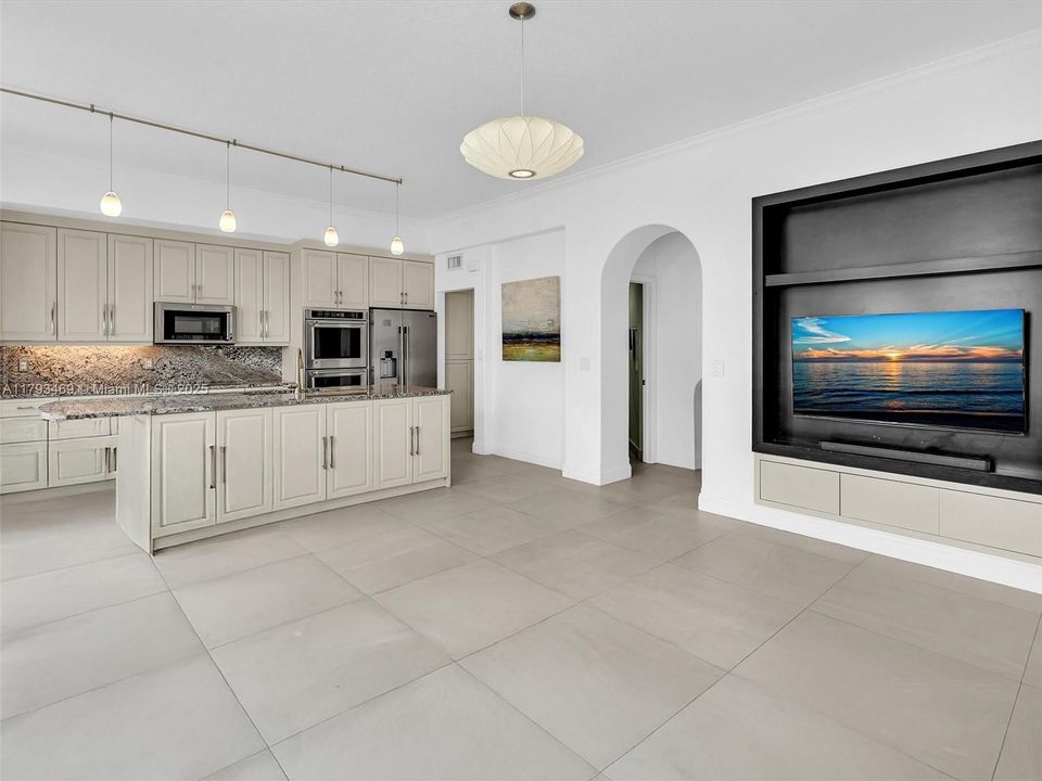 Recently Sold: $1,750,000 (4 beds, 3 baths, 2513 Square Feet)