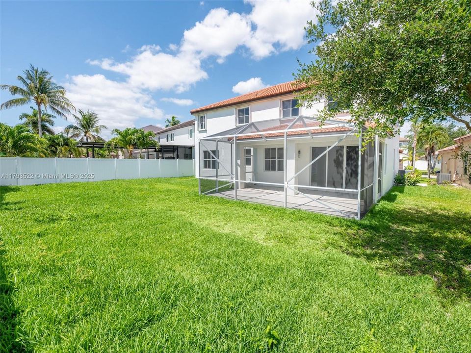 Недавно продано: $1,125,000 (6 спален, 4 ванн, 2905 Квадратных фут)