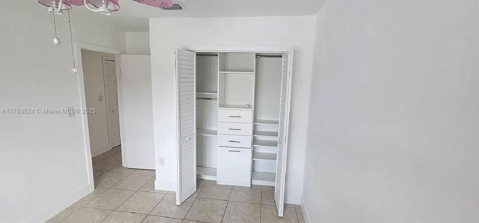 Recently Sold: $685,000 (3 beds, 2 baths, 1362 Square Feet)