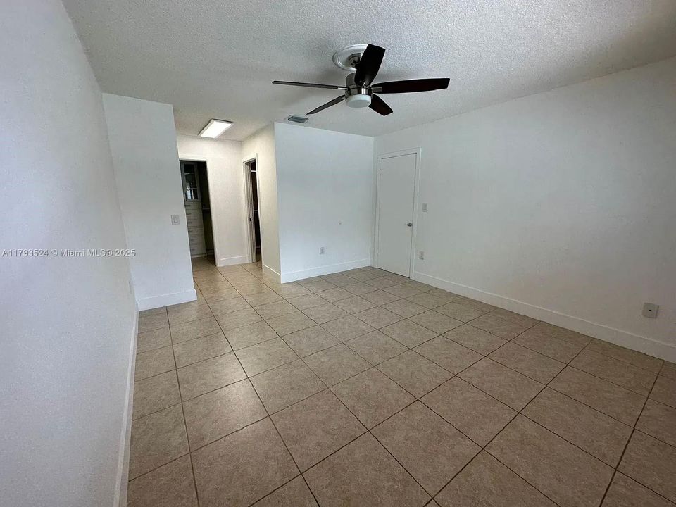 Recently Sold: $685,000 (3 beds, 2 baths, 1362 Square Feet)