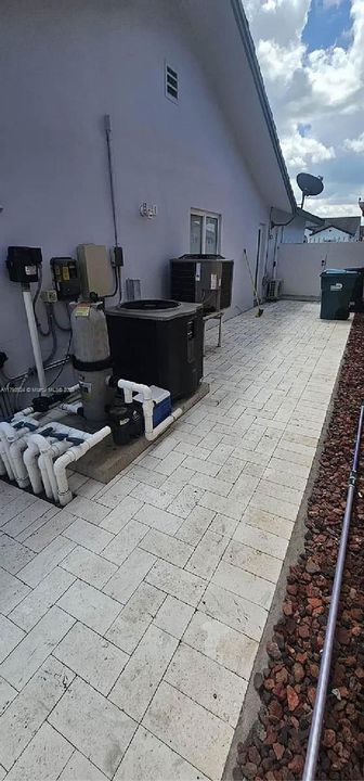 Recently Sold: $685,000 (3 beds, 2 baths, 1362 Square Feet)