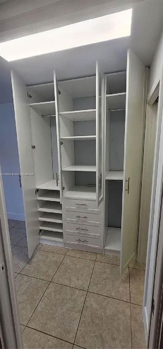 Recently Sold: $685,000 (3 beds, 2 baths, 1362 Square Feet)