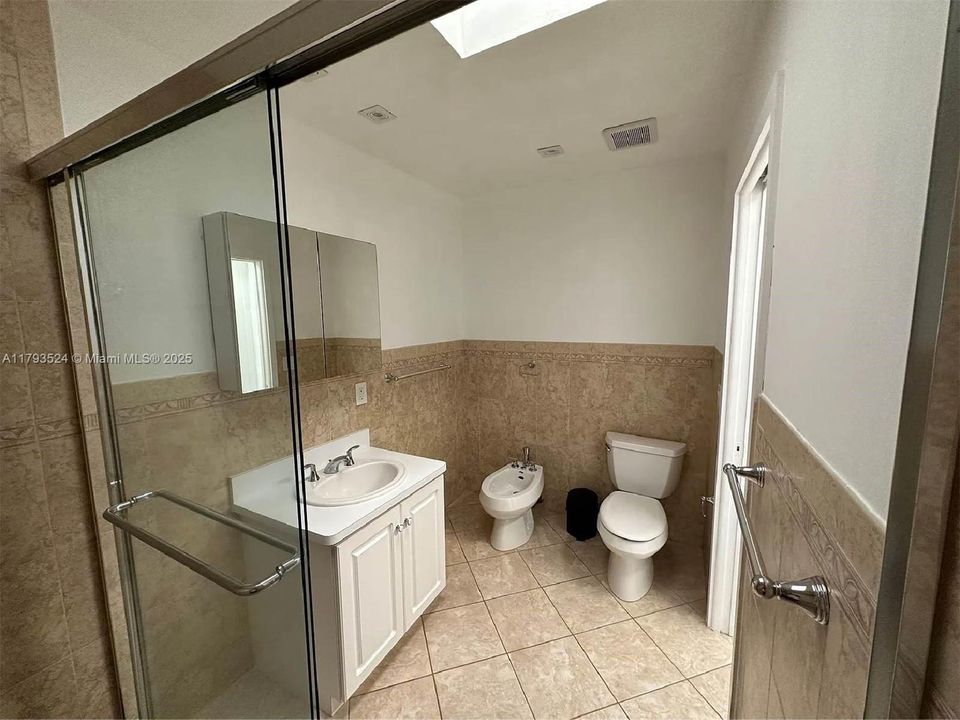 Recently Sold: $685,000 (3 beds, 2 baths, 1362 Square Feet)