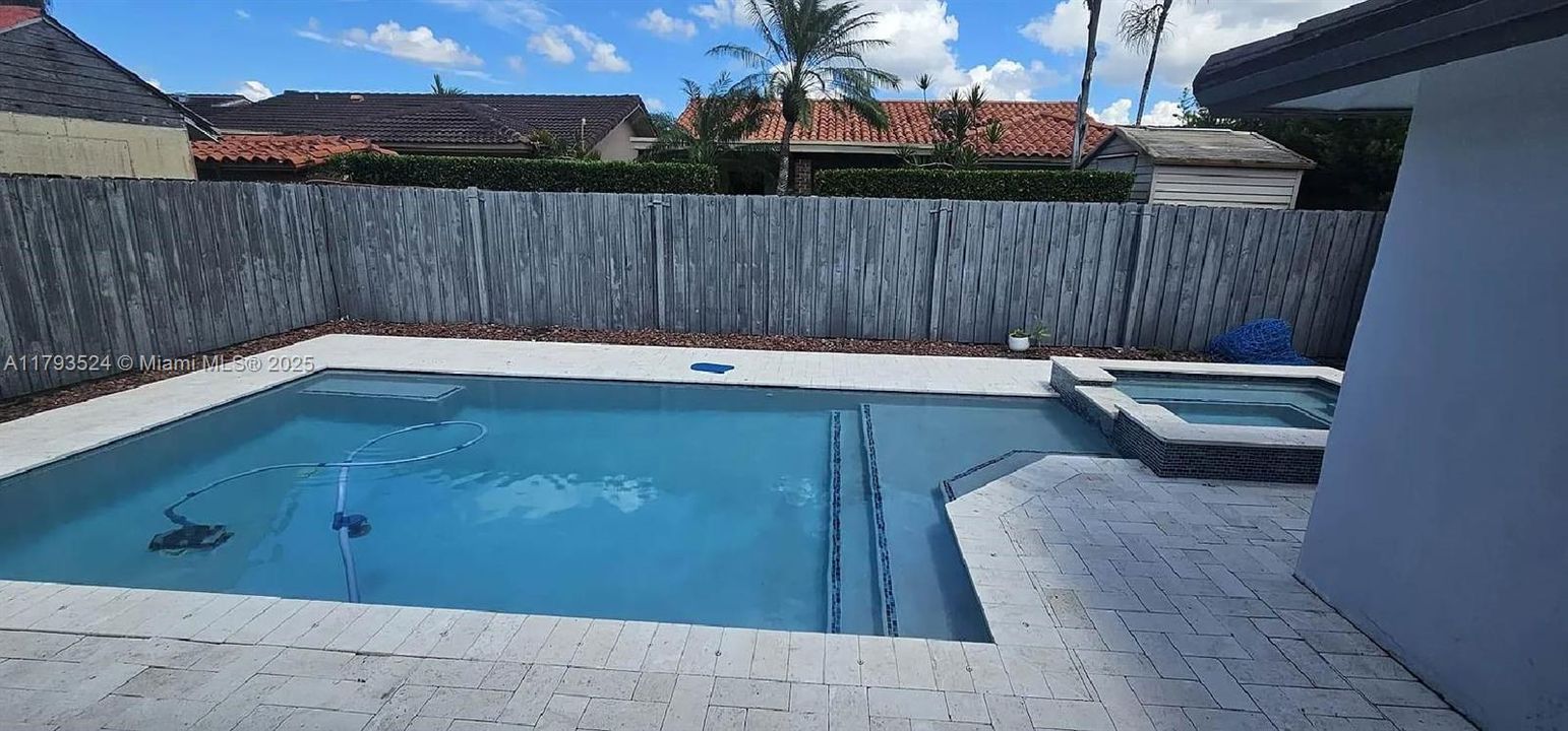 Recently Sold: $685,000 (3 beds, 2 baths, 1362 Square Feet)