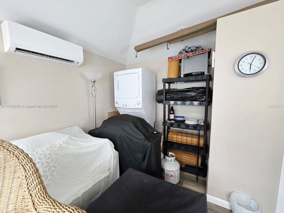 На продажу: $179,000 (0.07 acres)