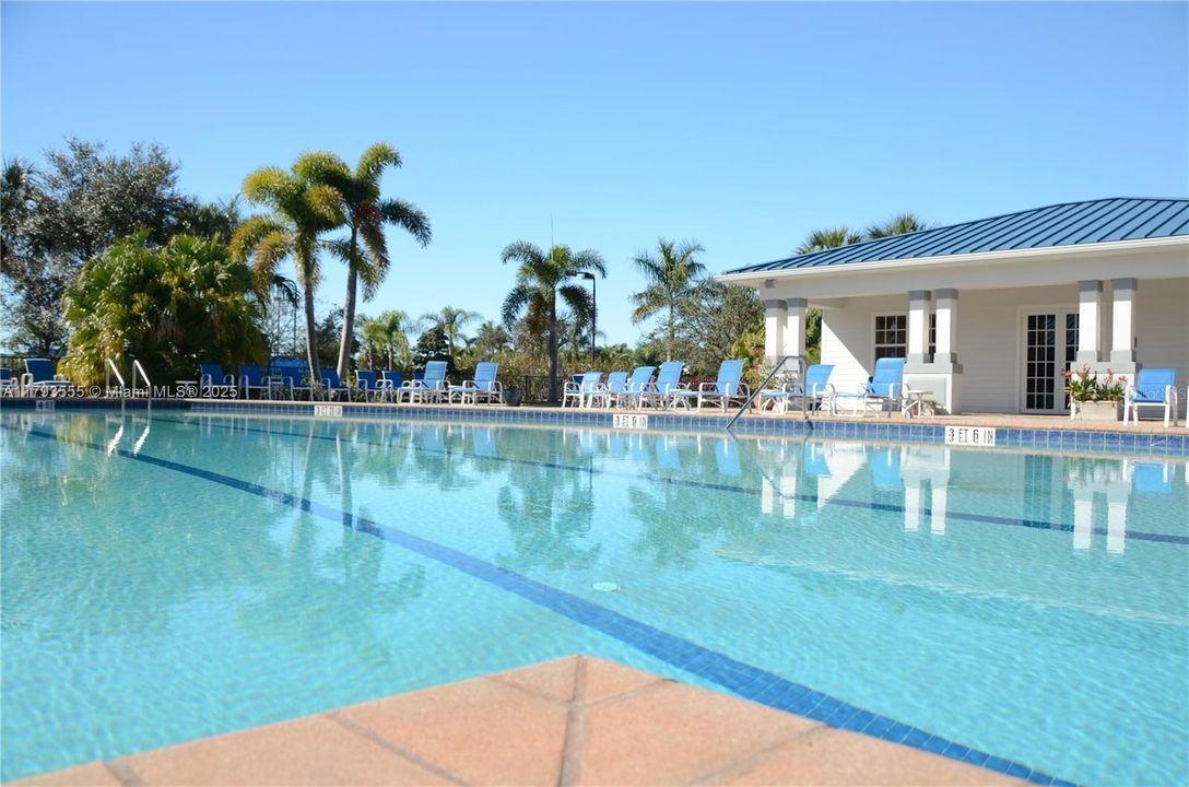 На продажу: $179,000 (0.07 acres)