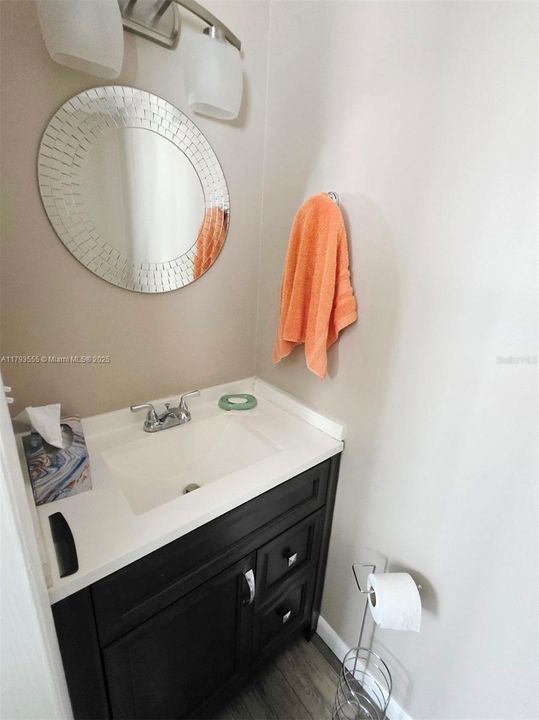 На продажу: $179,000 (0.07 acres)