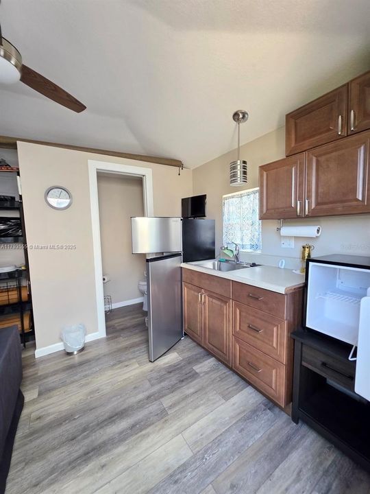 На продажу: $179,000 (0.07 acres)