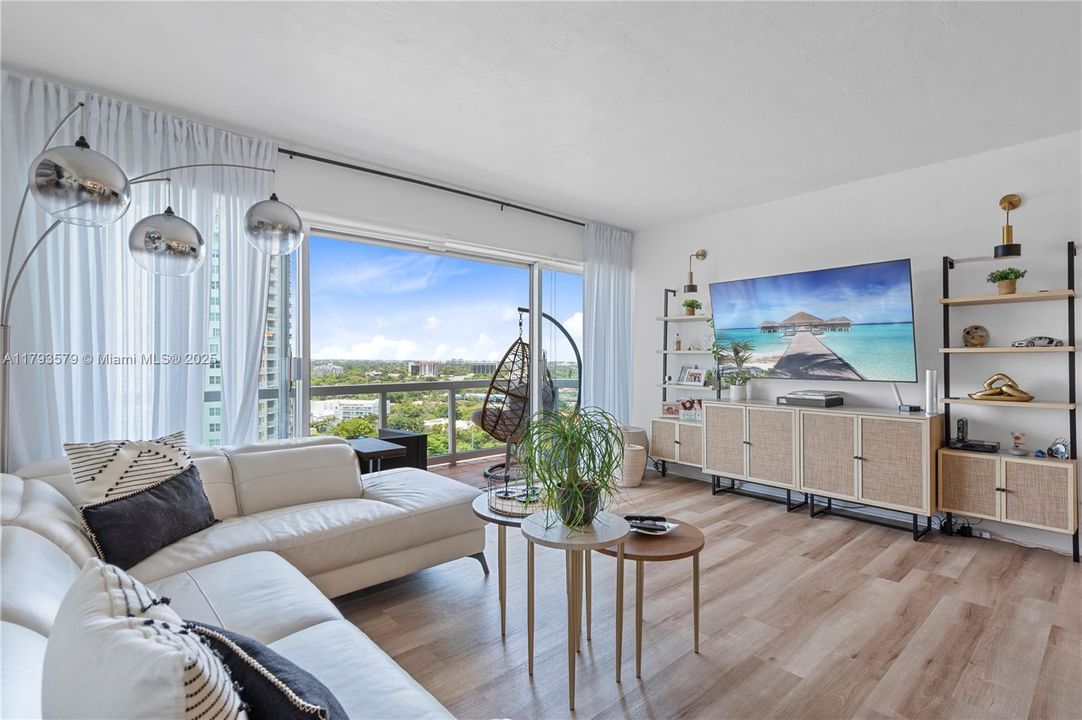 Recently Sold: $465,000 (1 beds, 1 baths, 886 Square Feet)