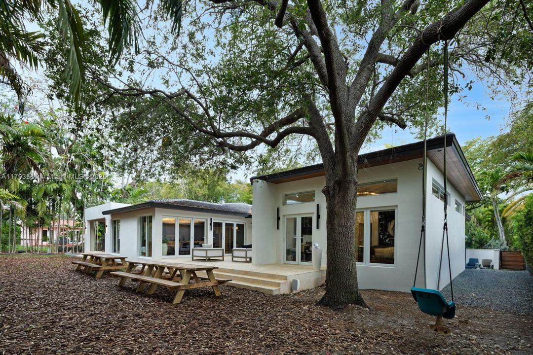 For Sale: $3,950,000 (5 beds, 4 baths, 3360 Square Feet)