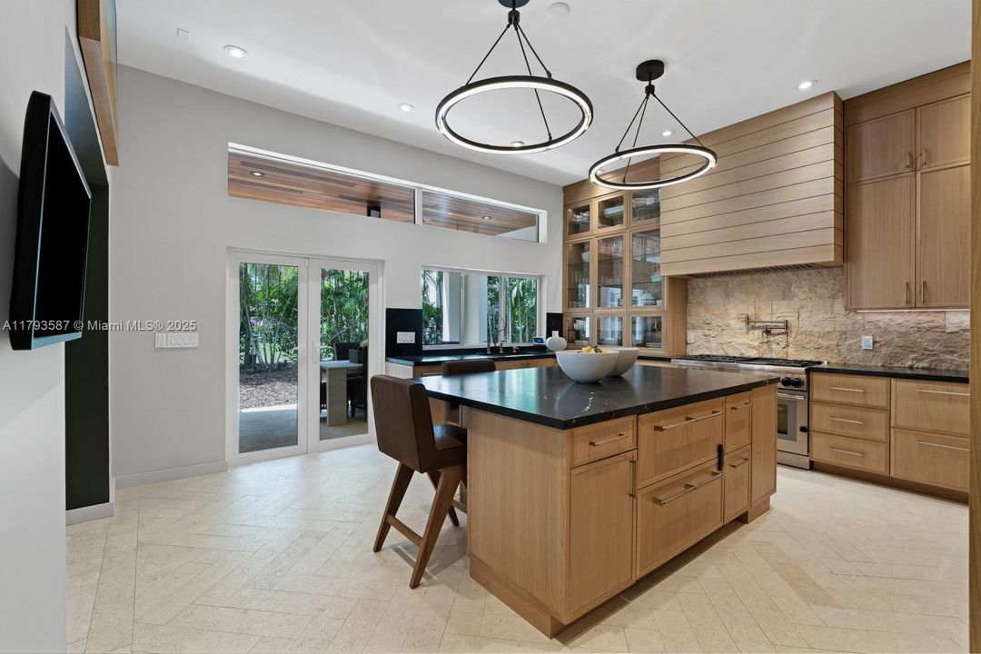 For Sale: $3,950,000 (5 beds, 4 baths, 3360 Square Feet)