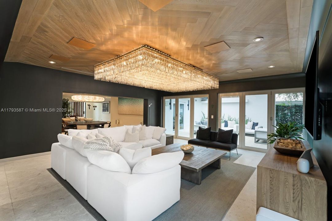 For Sale: $3,950,000 (5 beds, 4 baths, 3360 Square Feet)