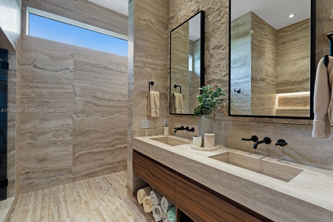 For Sale: $3,950,000 (5 beds, 4 baths, 3360 Square Feet)