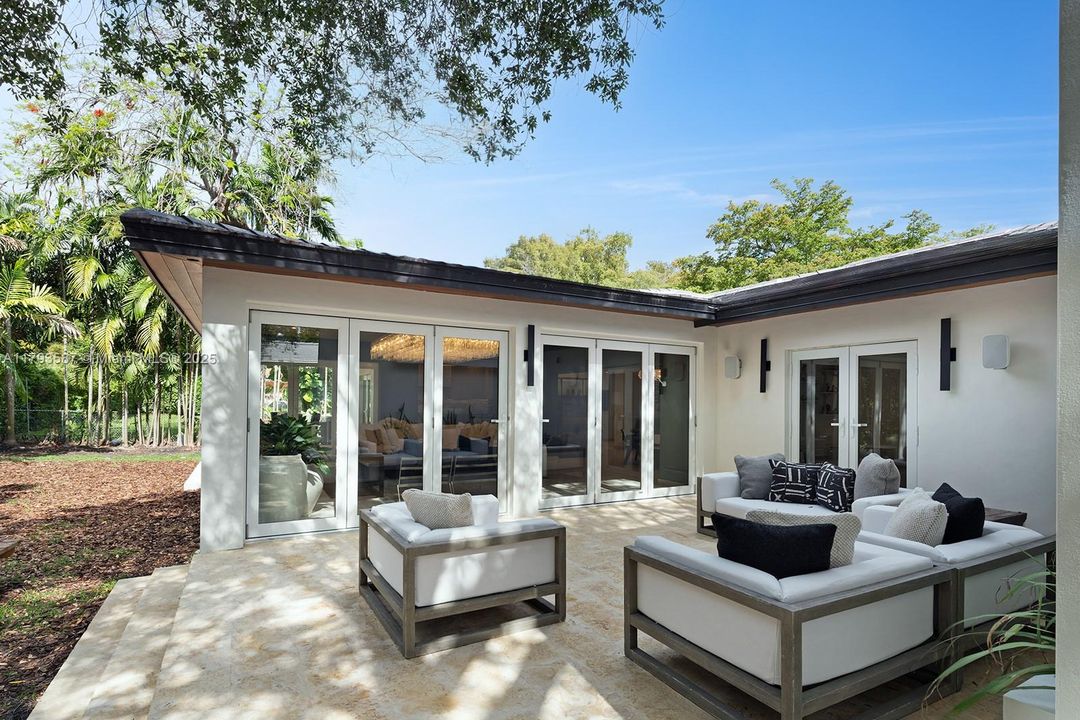 For Sale: $3,950,000 (5 beds, 4 baths, 3360 Square Feet)
