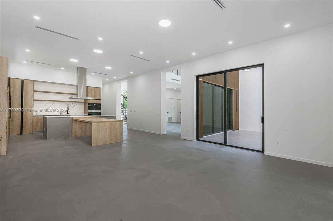 For Sale: $4,690,000 (5 beds, 5 baths, 0 Square Feet)