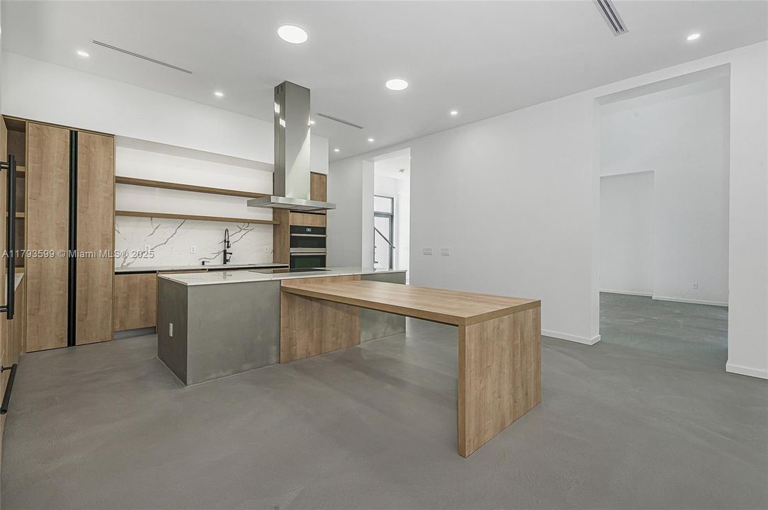 For Sale: $4,690,000 (5 beds, 5 baths, 0 Square Feet)