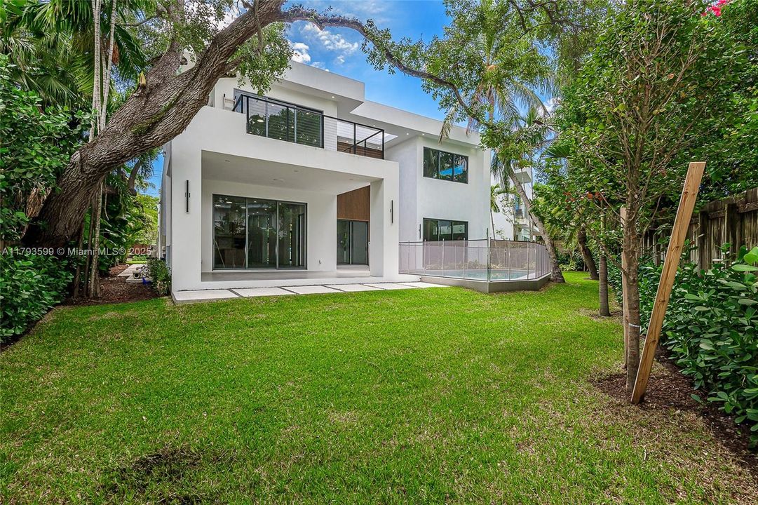For Sale: $4,690,000 (5 beds, 5 baths, 0 Square Feet)