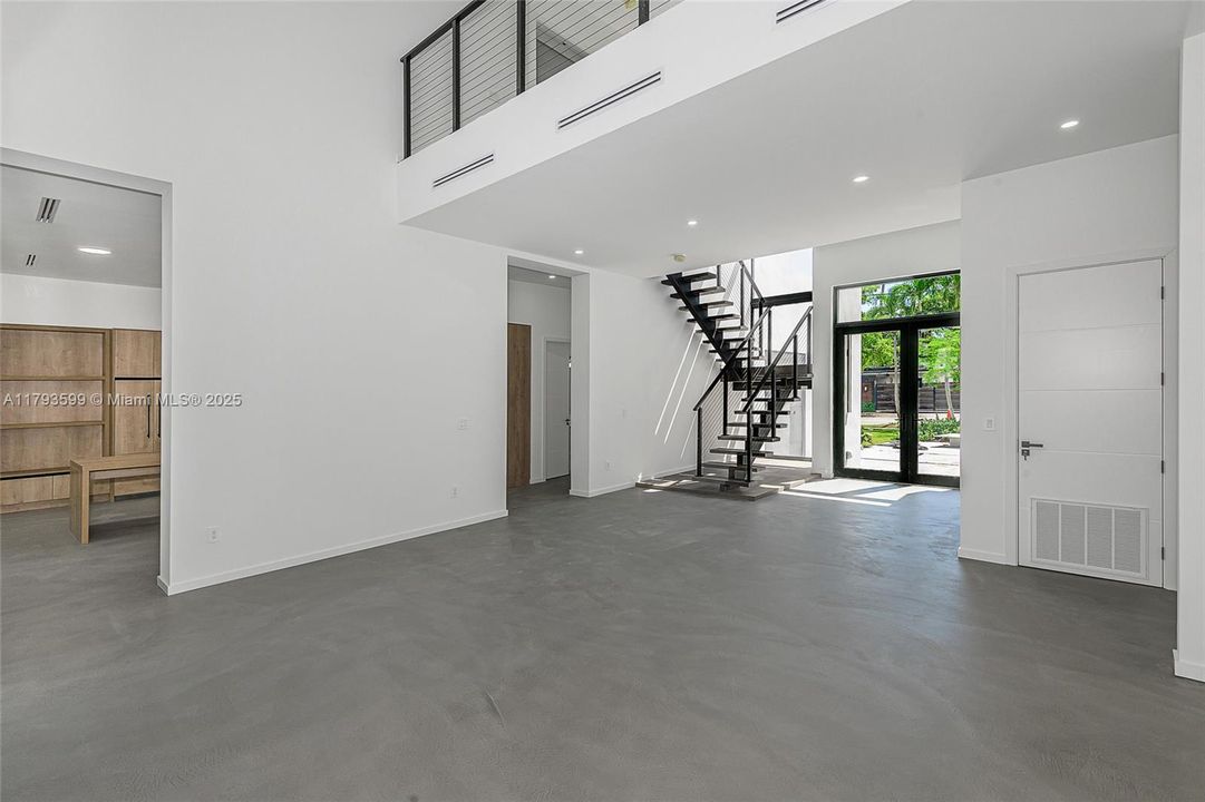 For Sale: $4,690,000 (5 beds, 5 baths, 0 Square Feet)