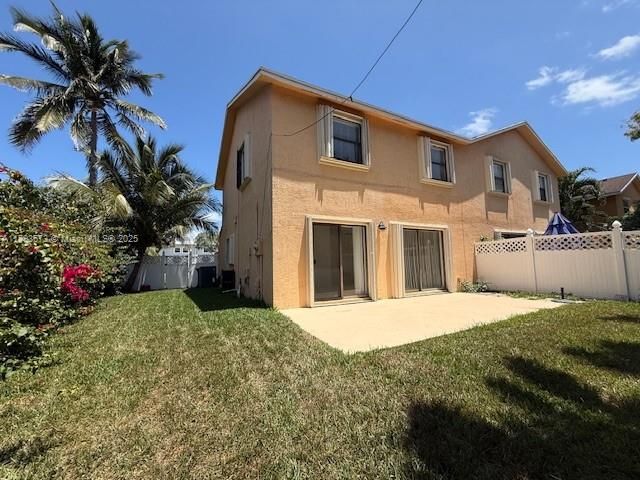 Recientemente alquilado: $2,995 (2 camas, 2 baños, 1612 Pies cuadrados)