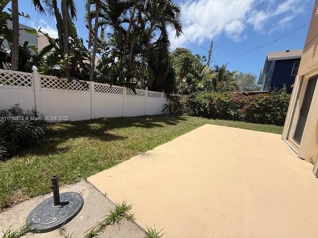 Recientemente alquilado: $2,995 (2 camas, 2 baños, 1612 Pies cuadrados)