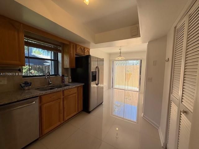 Recientemente alquilado: $2,995 (2 camas, 2 baños, 1612 Pies cuadrados)