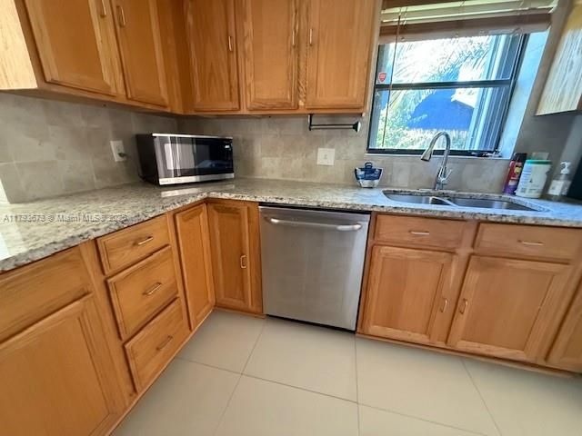 Recientemente alquilado: $2,995 (2 camas, 2 baños, 1612 Pies cuadrados)