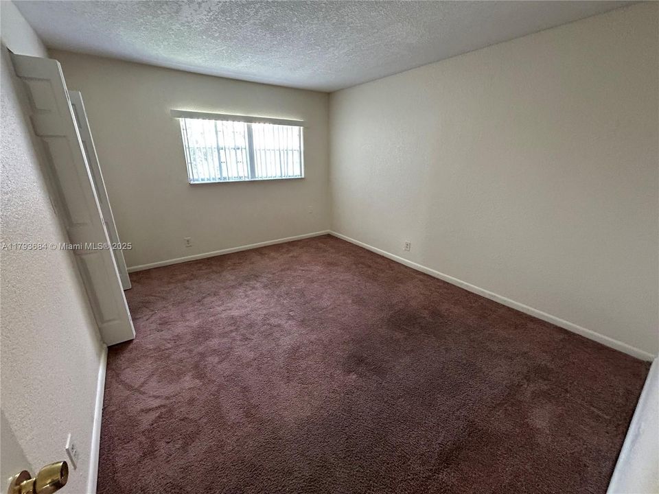 Recently Rented: $1,775 (2 beds, 1 baths, 938 Square Feet)