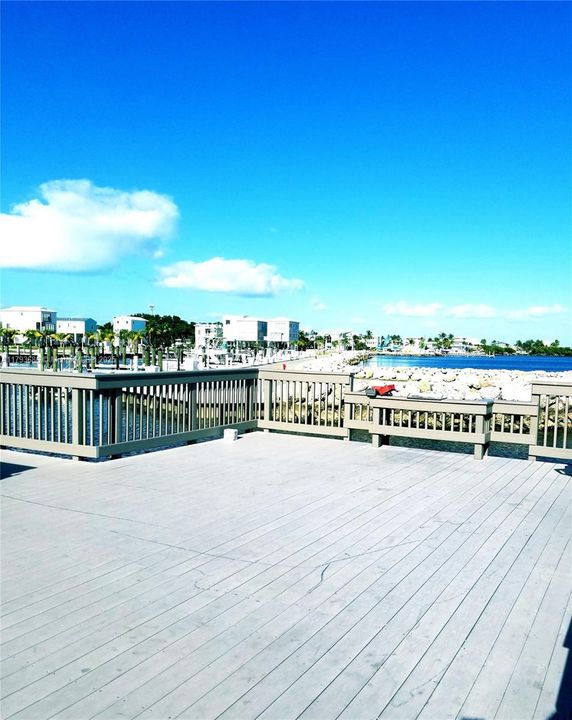 На продажу: $650,000 (0.04 acres)