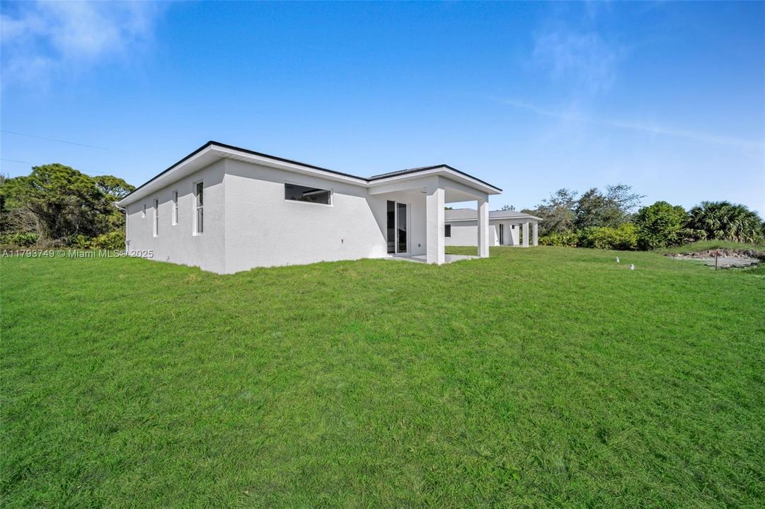 Recently Sold: $300,000 (3 beds, 2 baths, 1325 Square Feet)