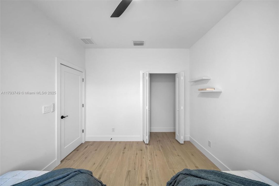 Recently Sold: $300,000 (3 beds, 2 baths, 1325 Square Feet)