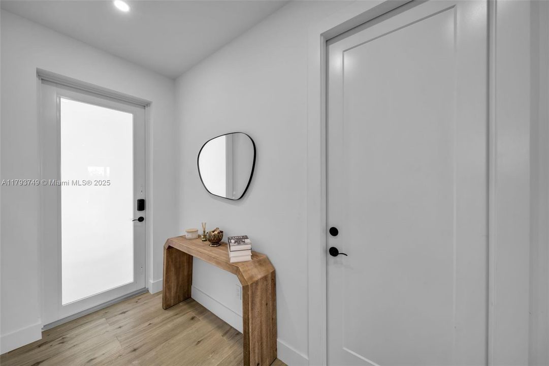 Recently Sold: $300,000 (3 beds, 2 baths, 1325 Square Feet)