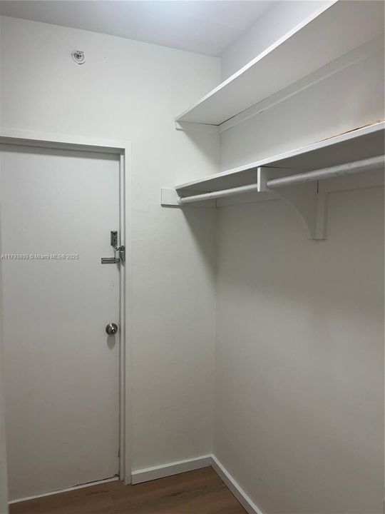 На продажу: $340,000 (0 спален, 1 ванн, 544 Квадратных фут)